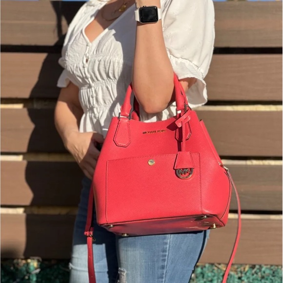 Michael Kors Handbags - Michael Kors Greenwich Large Grab Tote